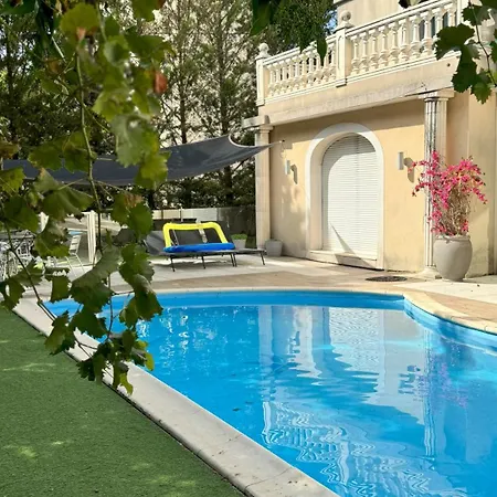 Piscine Confort, Barbecue 4 Etoiles Villa Marseilles